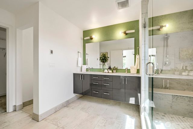 3812 Whitman Avenue N, Seattle, WA 98103