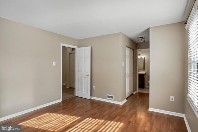 1 BRIDGEWATER DR, Marlton, NJ 08053