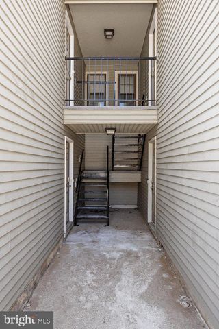 1 BRIDGEWATER DR, Marlton, NJ 08053