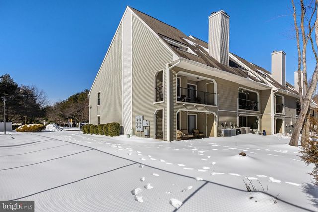 1 BRIDGEWATER DR, Marlton, NJ 08053