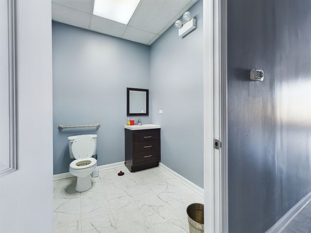301 W 79th Street, Chicago, IL 60620