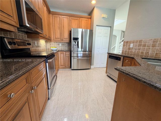 980 Golden Cane Dr, Weston, FL 33327