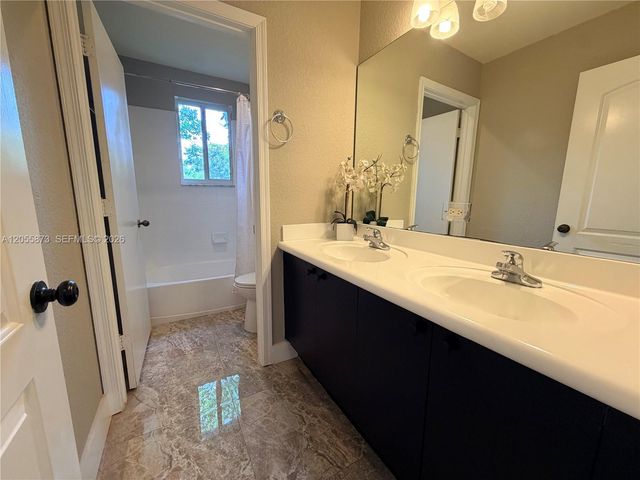 980 Golden Cane Dr, Weston, FL 33327
