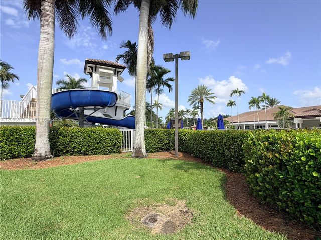 980 Golden Cane Dr, Weston, FL 33327