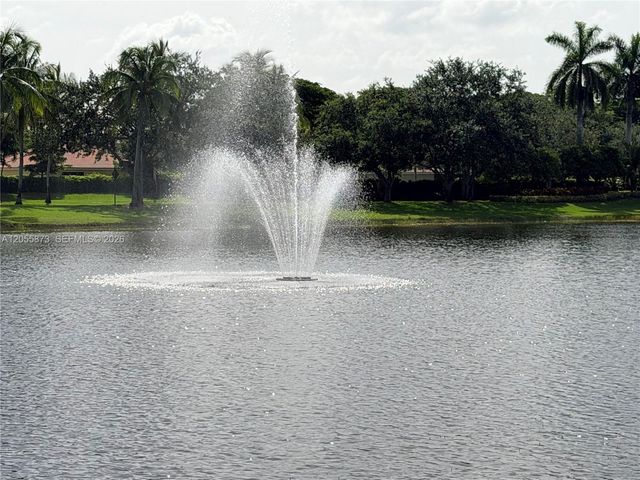 980 Golden Cane Dr, Weston, FL 33327