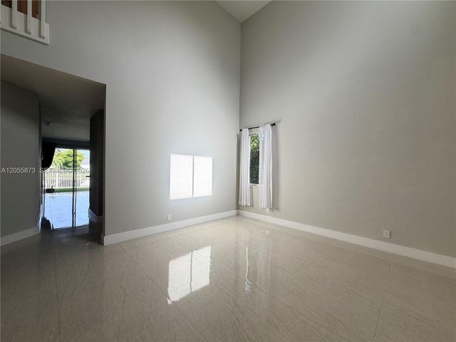 980 Golden Cane Dr, Weston, FL 33327