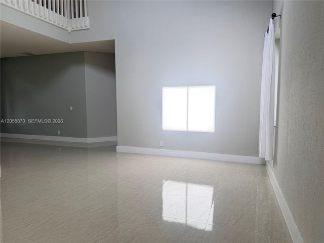 980 Golden Cane Dr, Weston, FL 33327