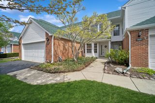 103 Meadowbrook Lane, Lake Bluff, IL 60044