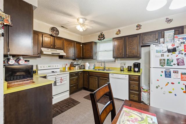 2008 W Bryden Road, Muncie, IN 47304