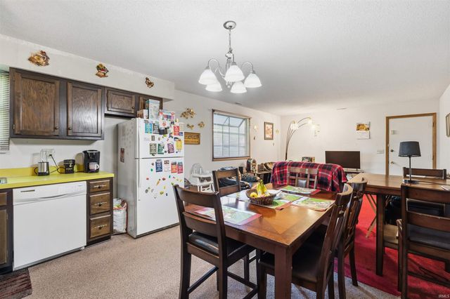 2008 W Bryden Road, Muncie, IN 47304