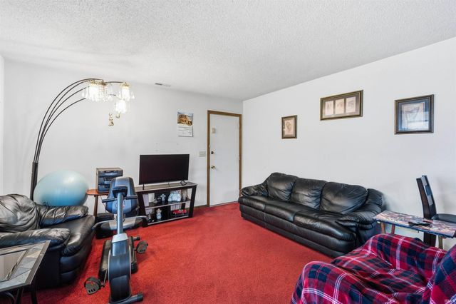 2008 W Bryden Road, Muncie, IN 47304