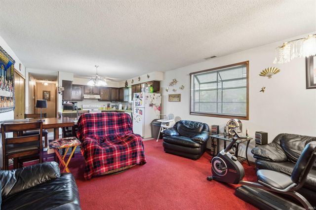 2008 W Bryden Road, Muncie, IN 47304