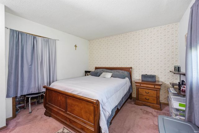 2008 W Bryden Road, Muncie, IN 47304