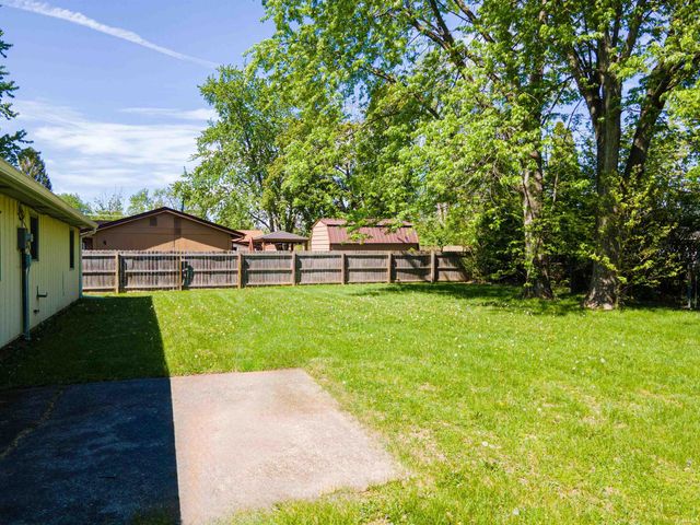 2008 W Bryden Road, Muncie, IN 47304