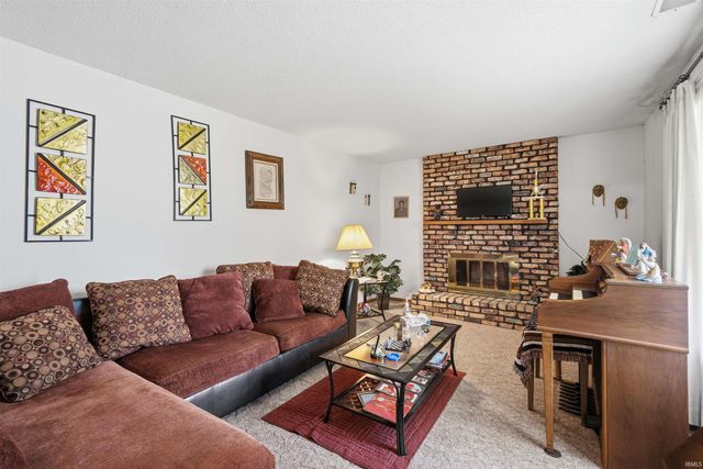 2008 W Bryden Road, Muncie, IN 47304