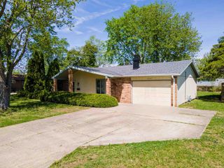 2008 W Bryden Road, Muncie, IN 47304