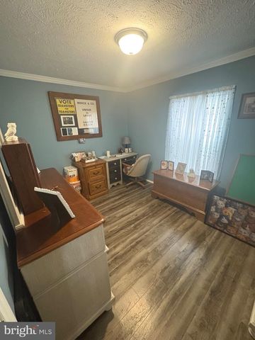 511 MAPLE DR, Green Lane, PA 18054