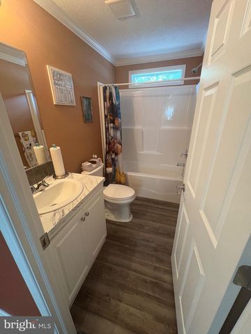 511 MAPLE DR, Green Lane, PA 18054