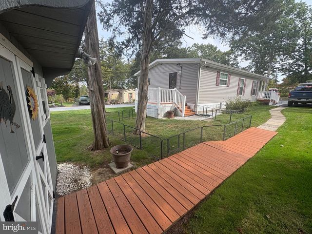 511 MAPLE DR, Green Lane, PA 18054