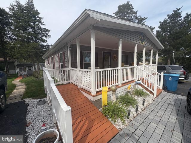 511 MAPLE DR, Green Lane, PA 18054