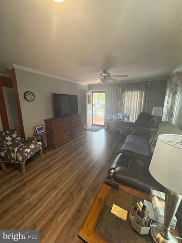 511 MAPLE DR, Green Lane, PA 18054