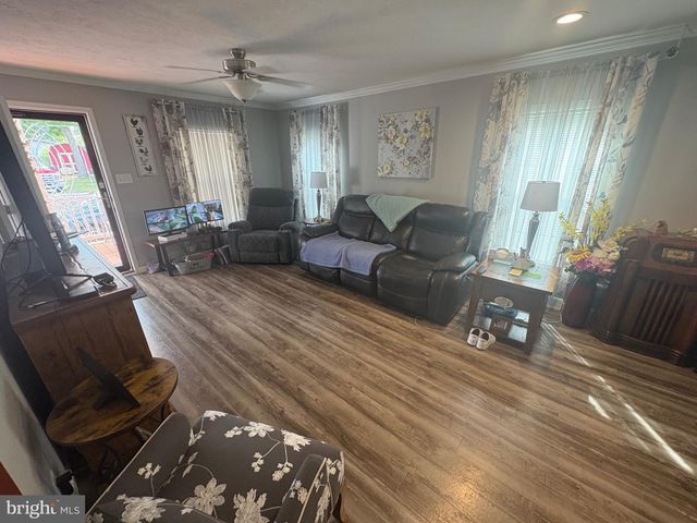 511 MAPLE DR, Green Lane, PA 18054