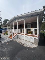 511 MAPLE DR, Green Lane, PA 18054