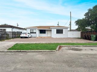 221 W 31st St, Hialeah, FL 33012