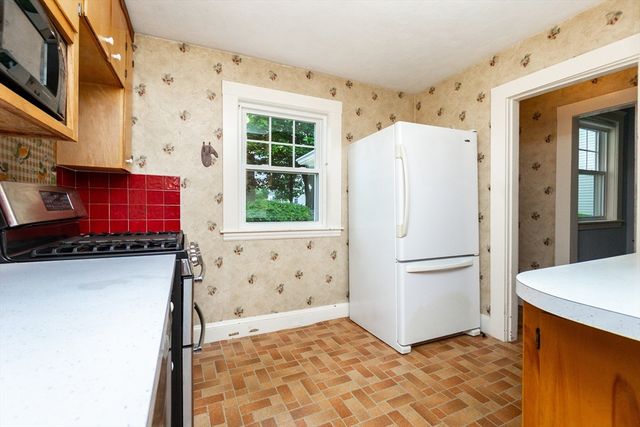 78 Greene St, Quincy, MA 02170