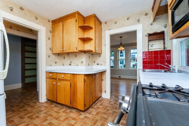 78 Greene St, Quincy, MA 02170