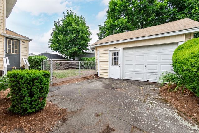 78 Greene St, Quincy, MA 02170