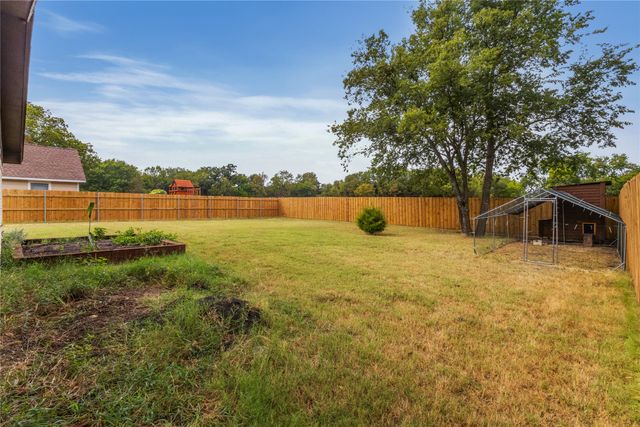 1240 E Jefferson Street, Van Alstyne, TX 75495