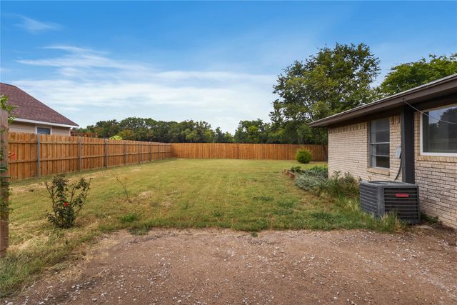 1240 E Jefferson Street, Van Alstyne, TX 75495