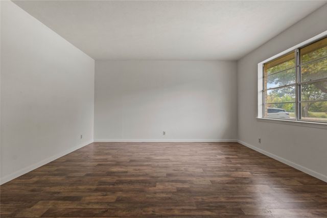 1240 E Jefferson Street, Van Alstyne, TX 75495