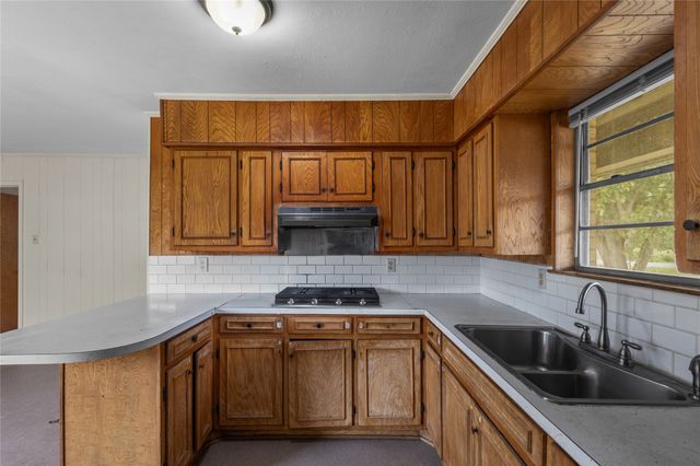 1240 E Jefferson Street, Van Alstyne, TX 75495
