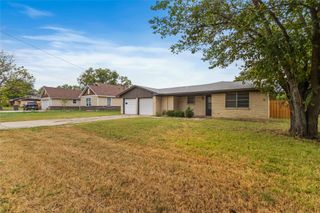 1240 E Jefferson Street, Van Alstyne, TX 75495