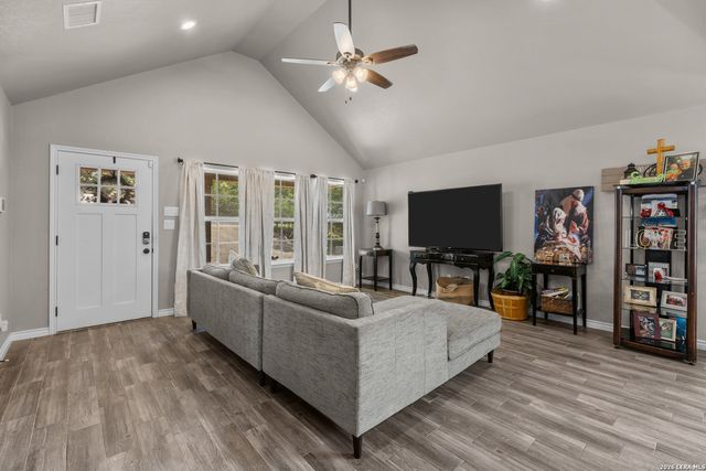 1314 CEDAR GROVE TRL, Spring Branch, TX 78070