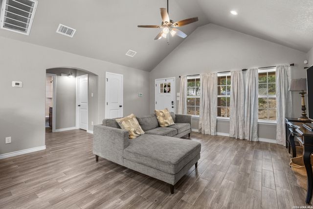 1314 CEDAR GROVE TRL, Spring Branch, TX 78070