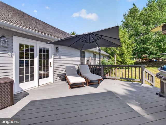 1665 LAMPLIGHTER DR., Macungie, PA 18062