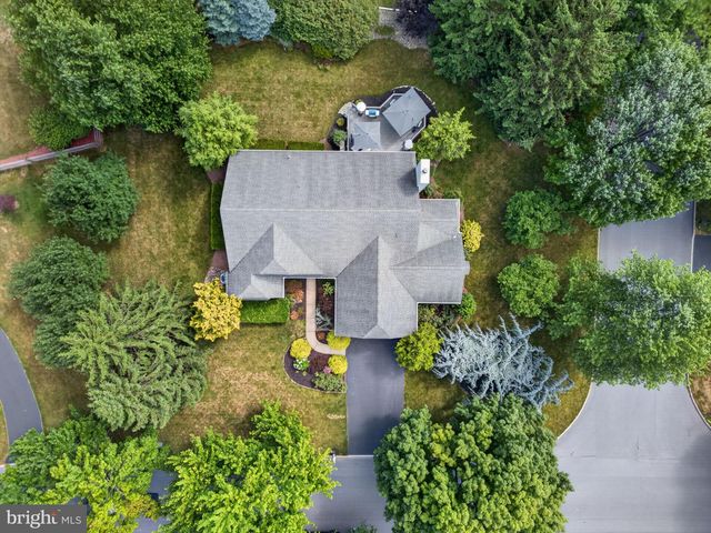 1665 LAMPLIGHTER DR., Macungie, PA 18062