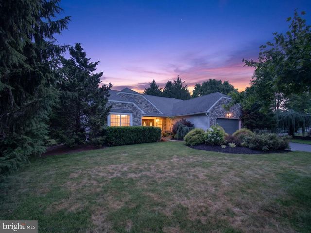 1665 LAMPLIGHTER DR., Macungie, PA 18062