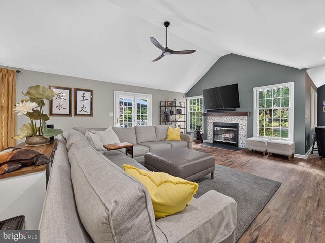 1665 LAMPLIGHTER DR., Macungie, PA 18062