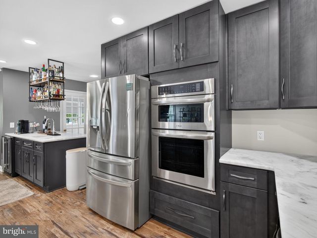 1665 LAMPLIGHTER DR., Macungie, PA 18062
