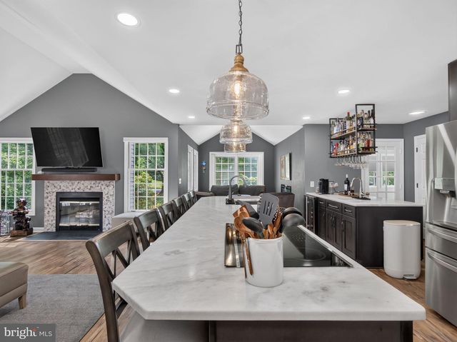 1665 LAMPLIGHTER DR., Macungie, PA 18062