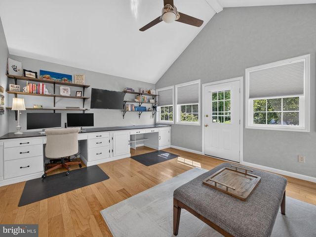 1665 LAMPLIGHTER DR., Macungie, PA 18062