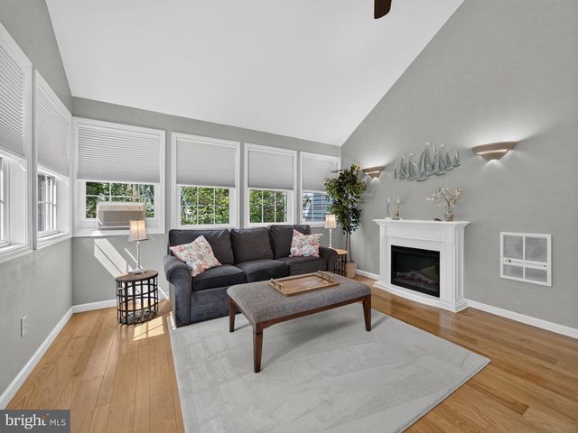1665 LAMPLIGHTER DR., Macungie, PA 18062
