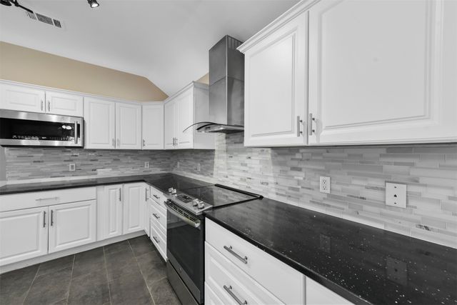 3805 San Lorenzo Drive, Denton, TX 76210