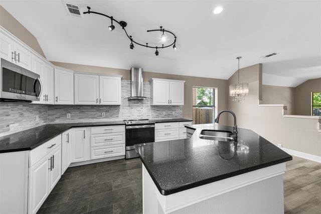3805 San Lorenzo Drive, Denton, TX 76210
