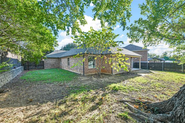 3805 San Lorenzo Drive, Denton, TX 76210