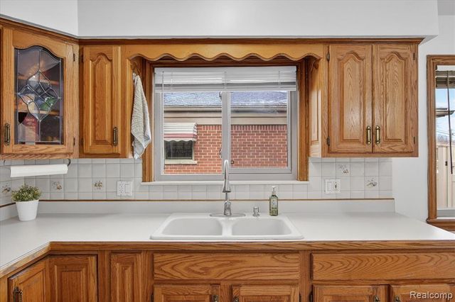 14721 Morris Avenue, Allen Park, MI 48101